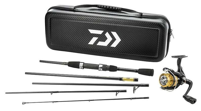 Daiwa Carbon Case Freshwater Travel Combo 3 Daiwa Carbon Case Freshwater Travel Combo