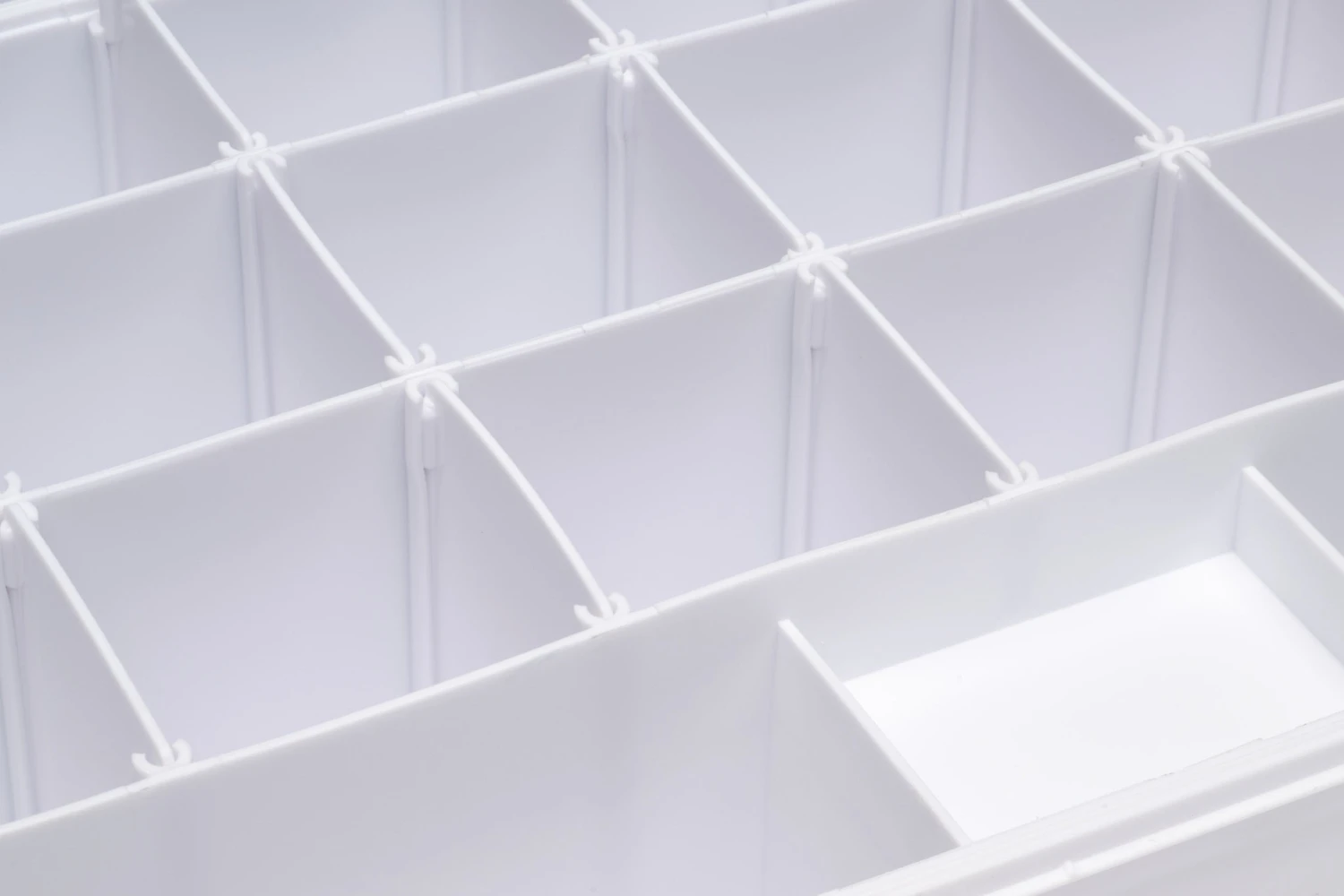 Daiwa D Box Medium Tackle Boxes 6 Daiwa D Box Medium Tackle Boxes - Image 4